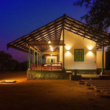 Nil Sisila Beach Resort Yala Exterior foto